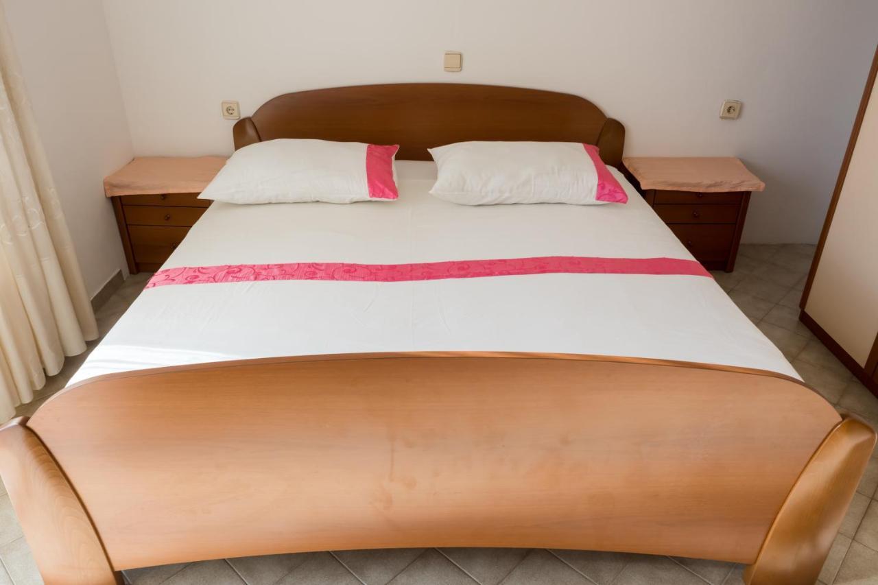 Apartments Anita 1 Barbat na Rabu Екстер'єр фото