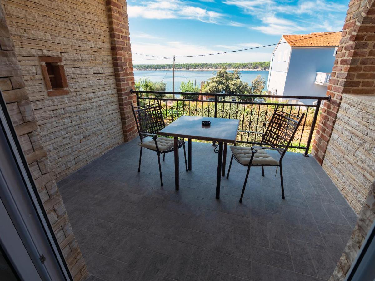 Apartments Anita 1 Barbat na Rabu Екстер'єр фото