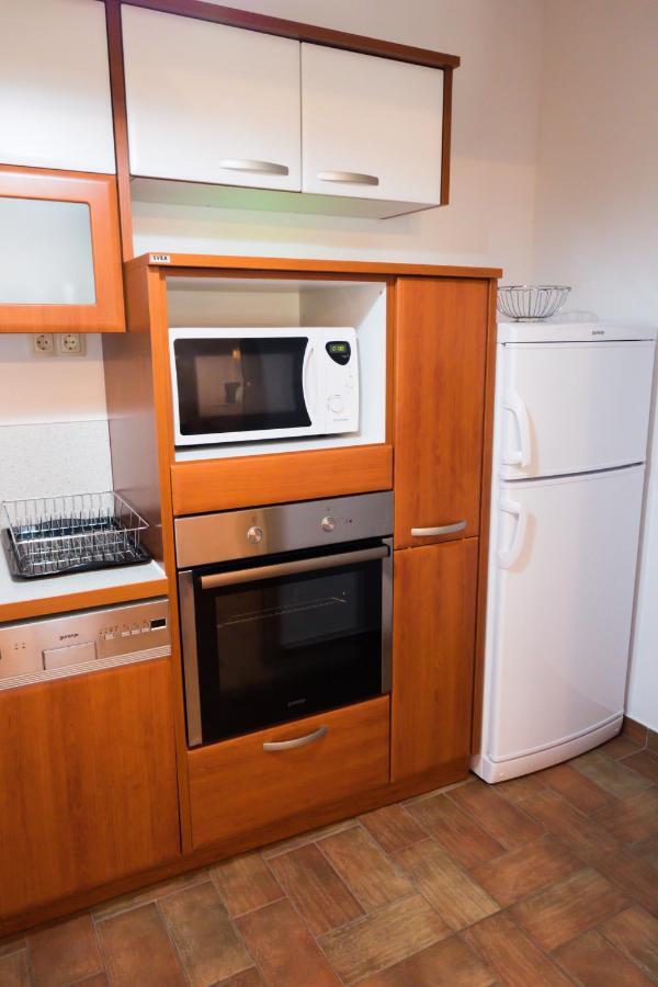Apartments Anita 1 Barbat na Rabu Екстер'єр фото