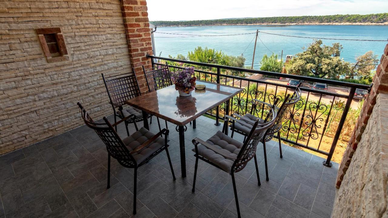 Apartments Anita 1 Barbat na Rabu Екстер'єр фото