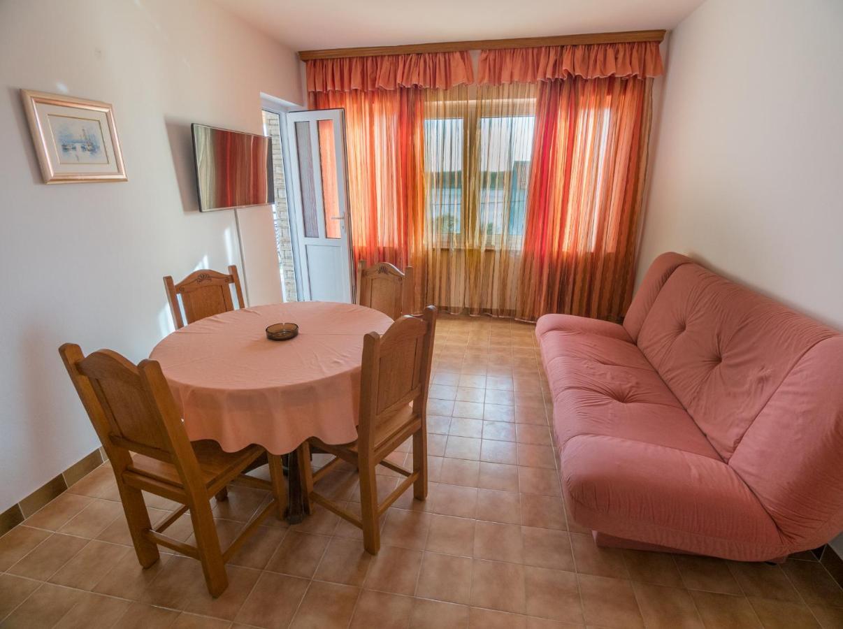 Apartments Anita 1 Barbat na Rabu Екстер'єр фото
