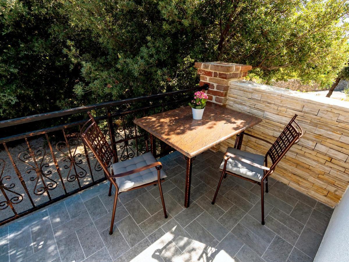 Apartments Anita 1 Barbat na Rabu Екстер'єр фото