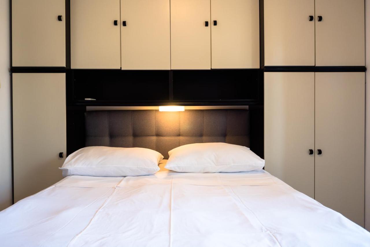 Apartments Anita 1 Barbat na Rabu Екстер'єр фото