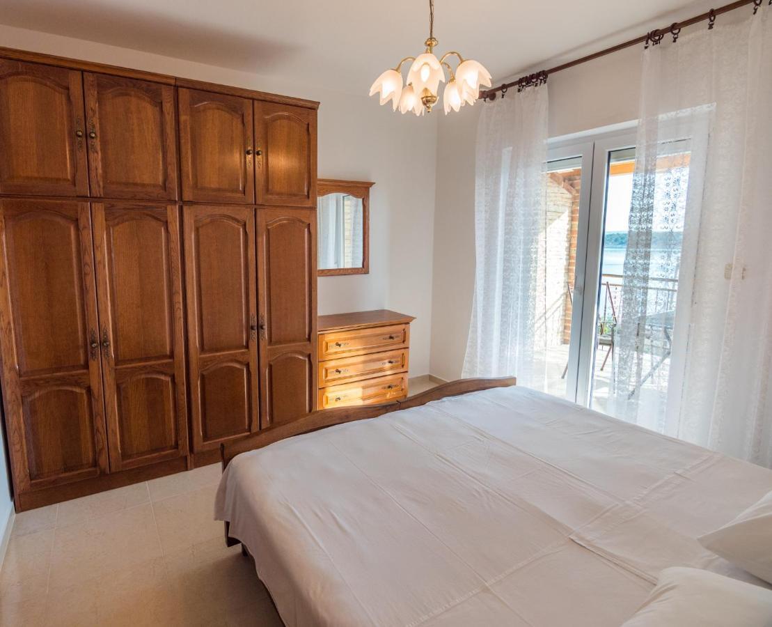 Apartments Anita 1 Barbat na Rabu Екстер'єр фото