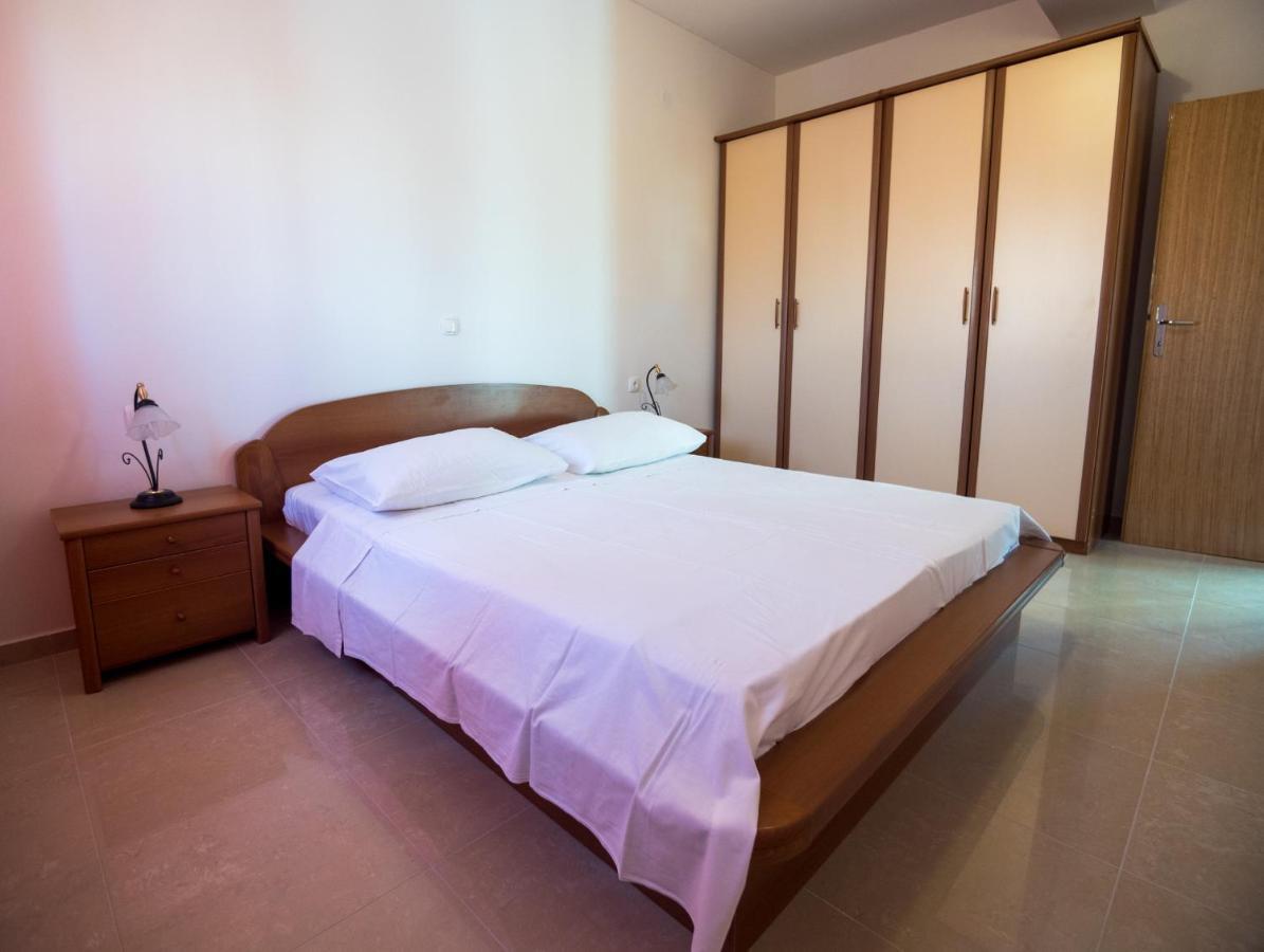 Apartments Anita 1 Barbat na Rabu Екстер'єр фото