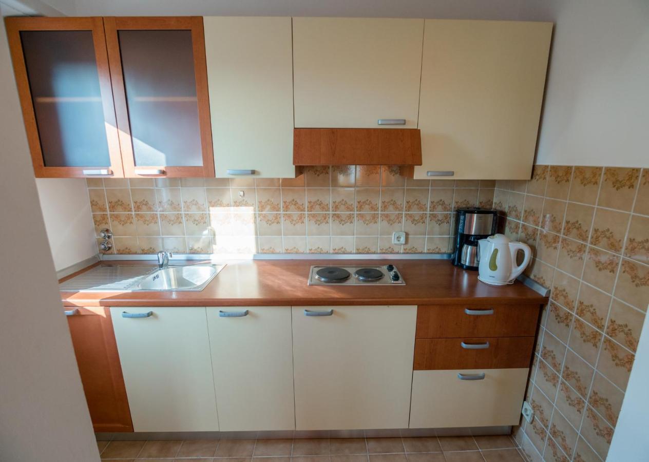 Apartments Anita 1 Barbat na Rabu Екстер'єр фото