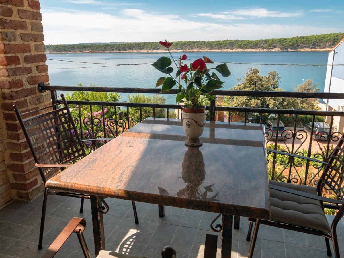 Apartments Anita 1 Barbat na Rabu Екстер'єр фото