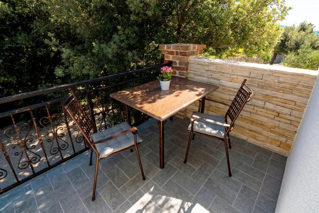 Apartments Anita 1 Barbat na Rabu Екстер'єр фото