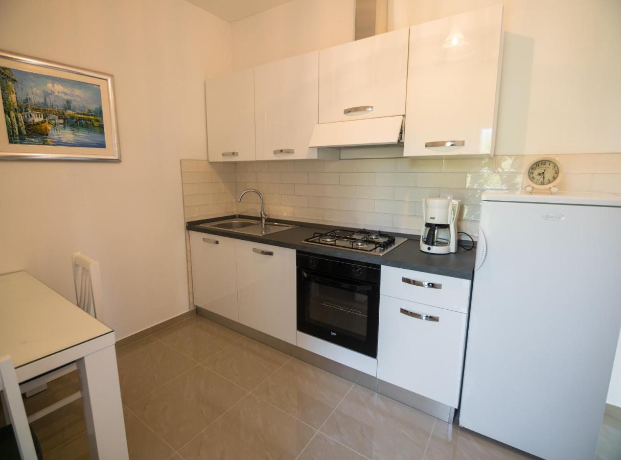 Apartments Anita 1 Barbat na Rabu Екстер'єр фото
