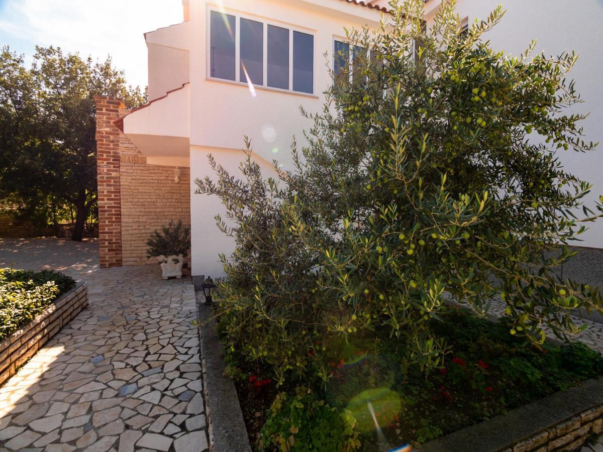 Apartments Anita 1 Barbat na Rabu Екстер'єр фото